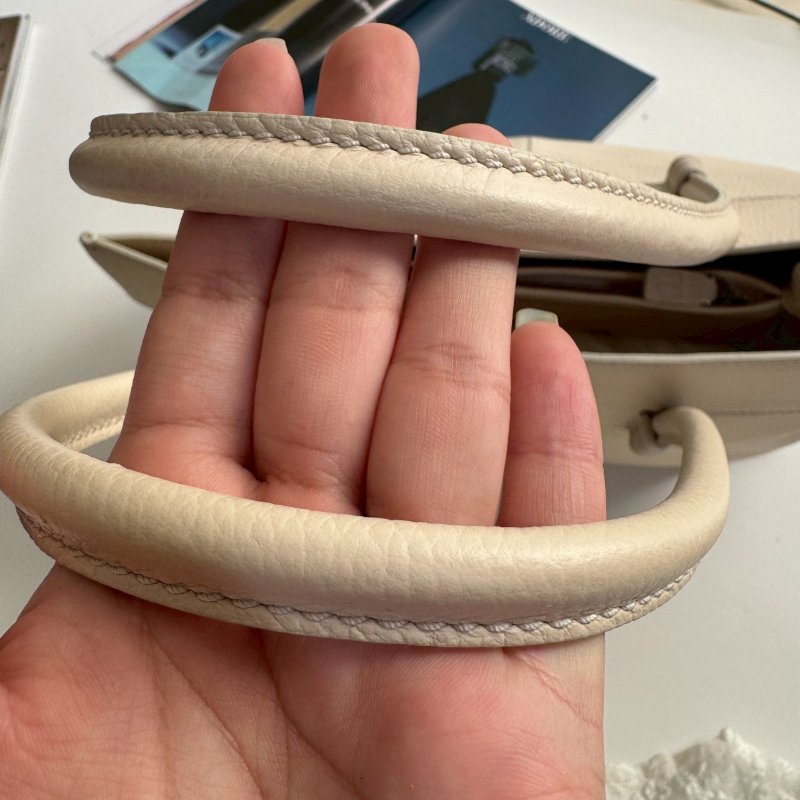 ‼️皮革超軟✨全往最低價 Tods 米白皮革肩背包(後有實背照)-15