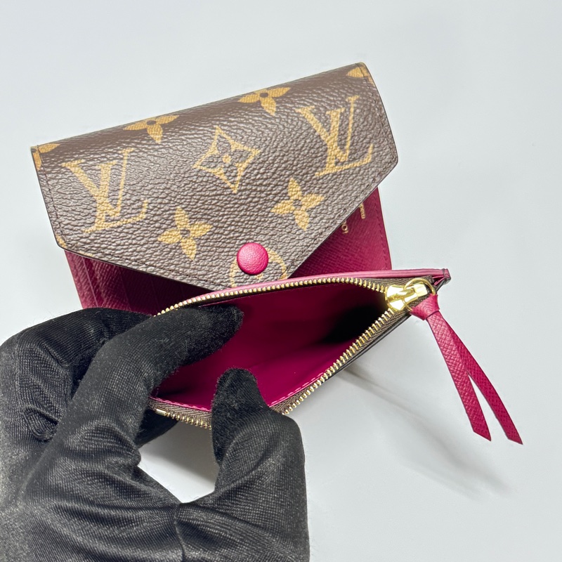 【全新閒置品🎁】 LV Victorine “晶片款” 經典老花 短夾（專櫃24800）-9