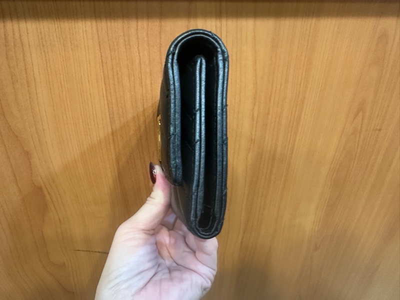 Gucci 黑牛皮金釦GG Marmont內6卡零錢袋三折短夾-3