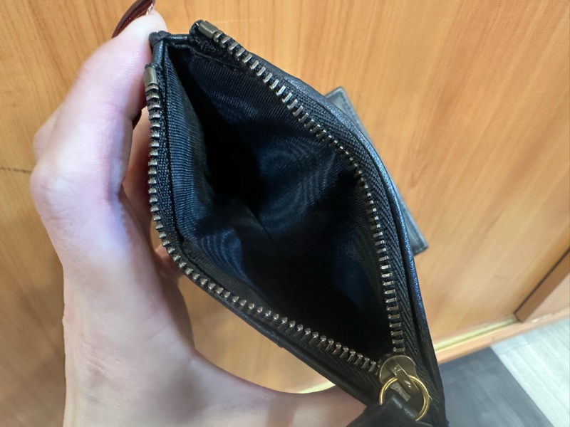 Gucci 黑牛皮金釦GG Marmont內6卡零錢袋三折短夾-6