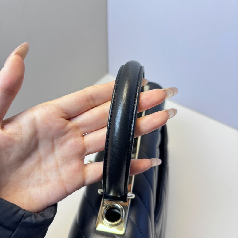 【全網最低價】 Chanel Trandy CC 羊皮V紋 手提肩背包 98新-4