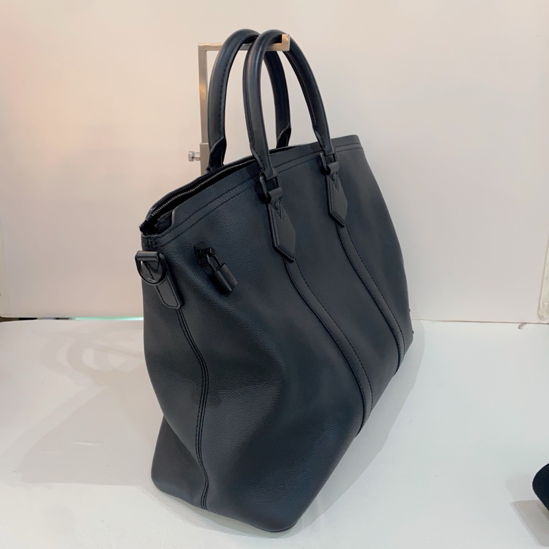 LV/路易威登黑色全皮男士lock it toto手提公文包單肩斜挎包，無附件-1