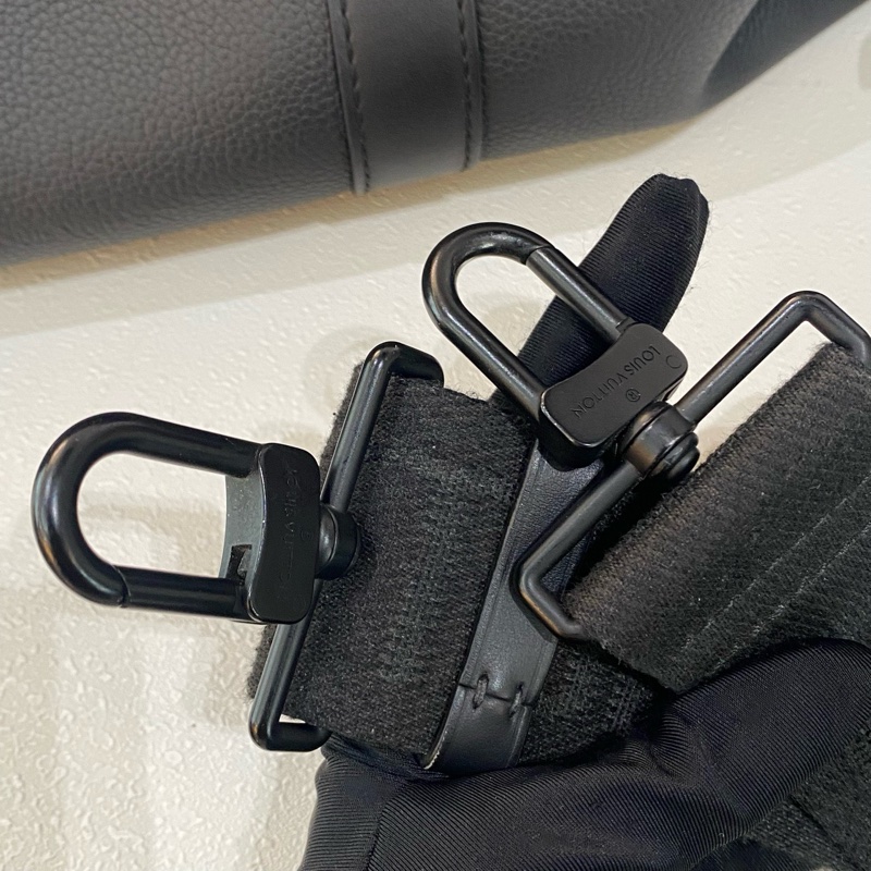 LV/路易威登黑色全皮男士lock it toto手提公文包單肩斜挎包，無附件-6