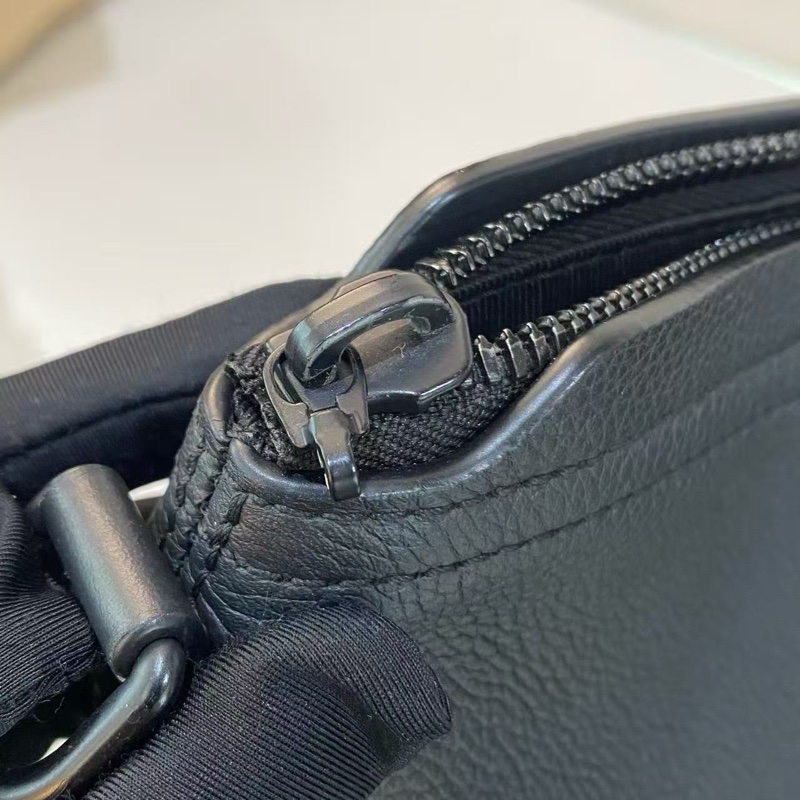 LV/路易威登黑色全皮男士lock it toto手提公文包單肩斜挎包，無附件-10