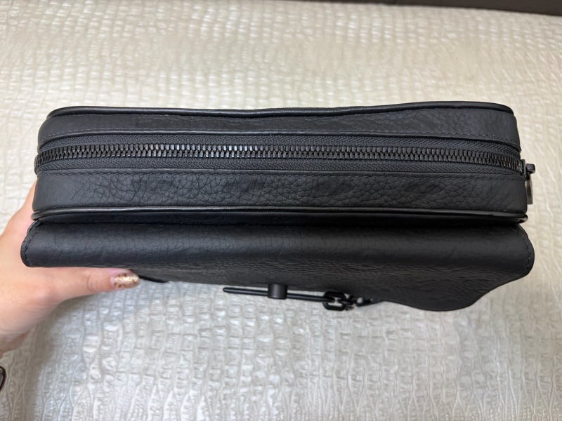 LV 黑牛皮壓紋黑釦Steamer斜背包M23742-8