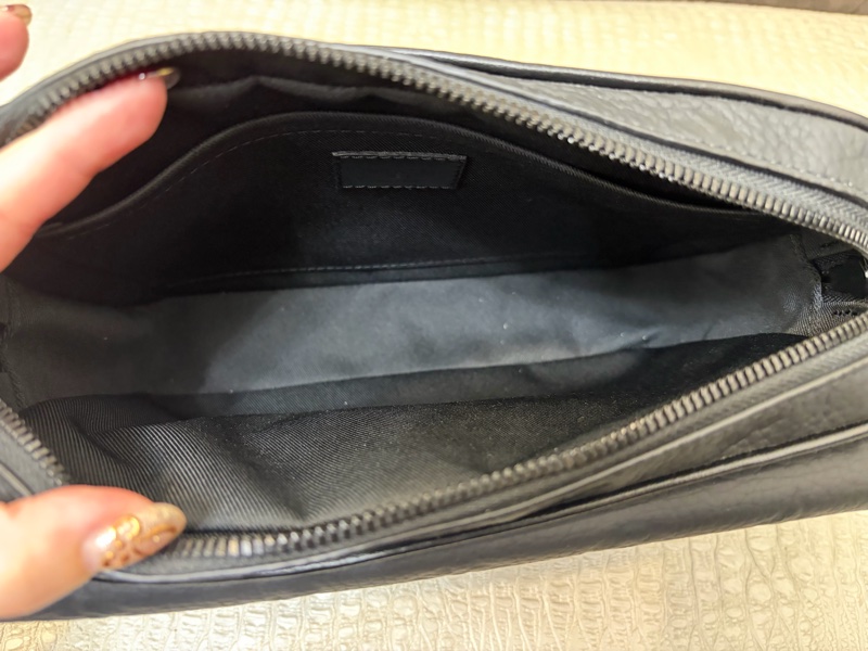 LV 黑牛皮壓紋黑釦Steamer斜背包M23742-10