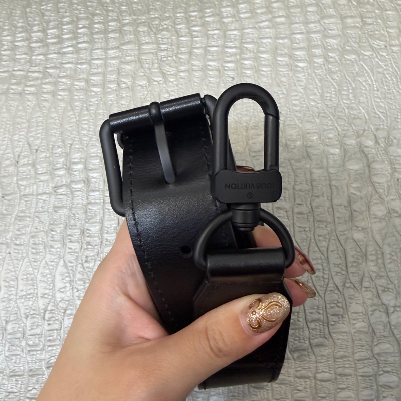 LV 黑牛皮壓紋黑釦Steamer斜背包M23742-11