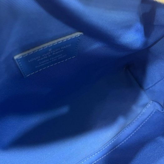 東區正精品㊣ LV SOFT TRUNK M45430 限量藍色字紋雲朵硬箱造型銀鍊金屬斜背包 RZ5148-3