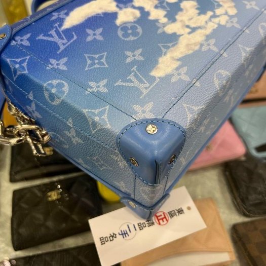 東區正精品㊣ LV SOFT TRUNK M45430 限量藍色字紋雲朵硬箱造型銀鍊金屬斜背包 RZ5148-7
