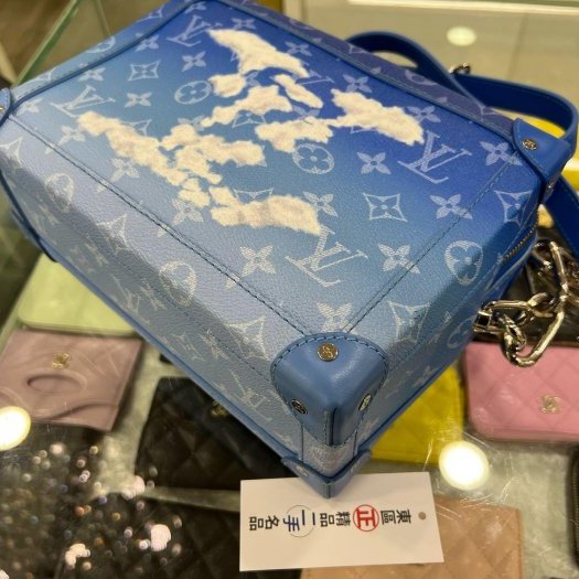 東區正精品㊣ LV SOFT TRUNK M45430 限量藍色字紋雲朵硬箱造型銀鍊金屬斜背包 RZ5148-8