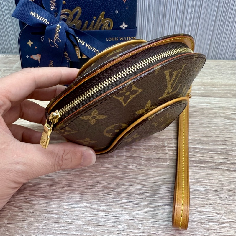 LV M51129 ELLIPSE 老花貝殼拉鍊手拿包化妝包晚宴包-9