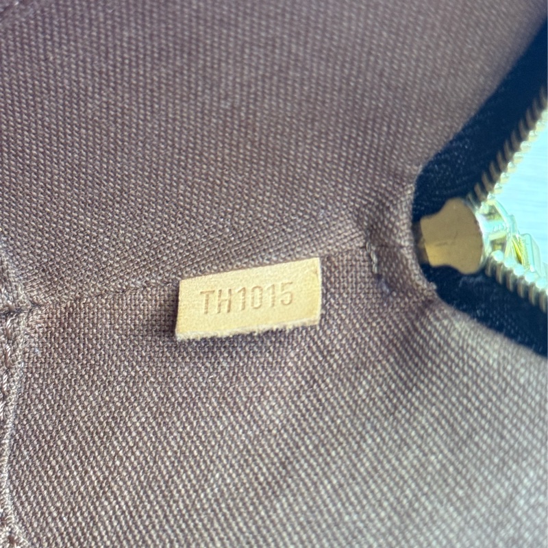 LV M51129 ELLIPSE 老花貝殼拉鍊手拿包化妝包晚宴包-16