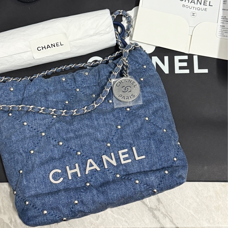全新 附台灣發票購證🧾chanel22bag mini 珍珠卯釘牛仔包 晶片款 香奈兒限量版 香奈兒迷你垃圾袋-0