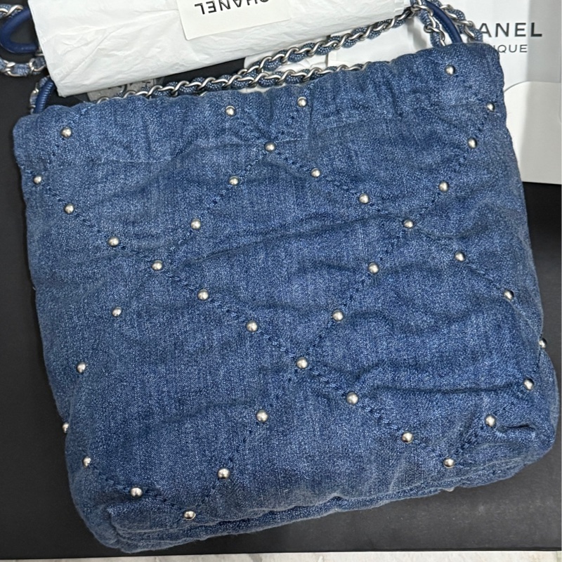 全新 附台灣發票購證🧾chanel22bag mini 珍珠卯釘牛仔包 晶片款 香奈兒限量版 香奈兒迷你垃圾袋-5