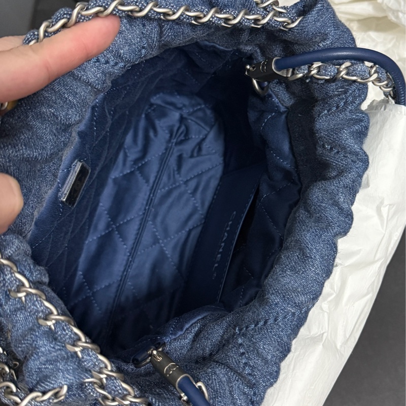 全新 附台灣發票購證🧾chanel22bag mini 珍珠卯釘牛仔包 晶片款 香奈兒限量版 香奈兒迷你垃圾袋-6