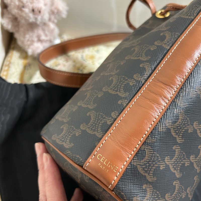 CELINE 賽琳標識印花牛皮革繩索手袋水桶包有防塵袋 超級可愛🎀-17