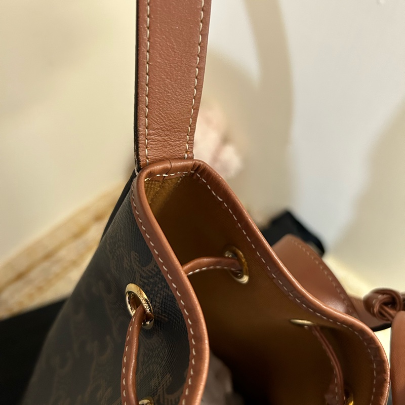 CELINE 賽琳標識印花牛皮革繩索手袋/水桶包/有防塵袋🎀-25