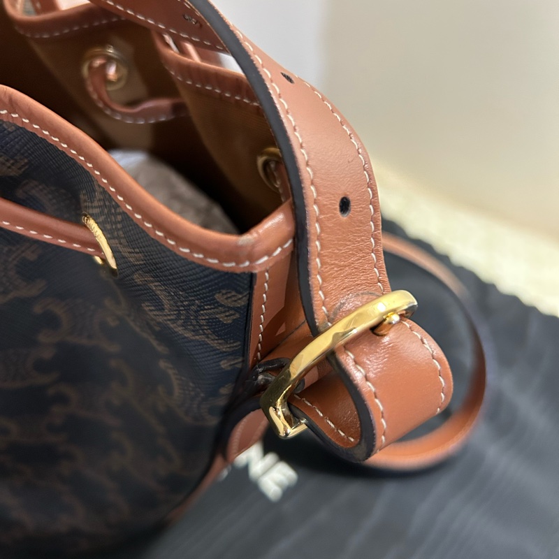 CELINE 賽琳標識印花牛皮革繩索手袋/水桶包/有防塵袋🎀-27