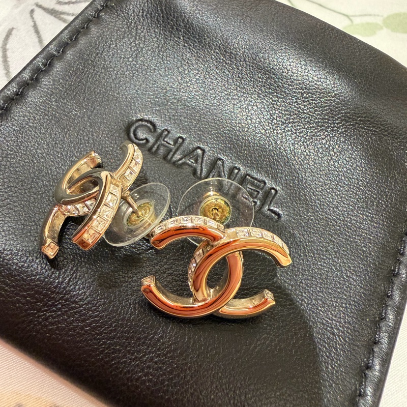 Chanel淡金經典大LOGO耳環-2