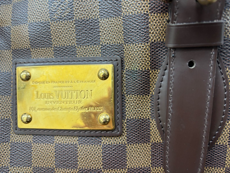 LV Hampstead MM 棋盤格帆布金牌肩背包-6