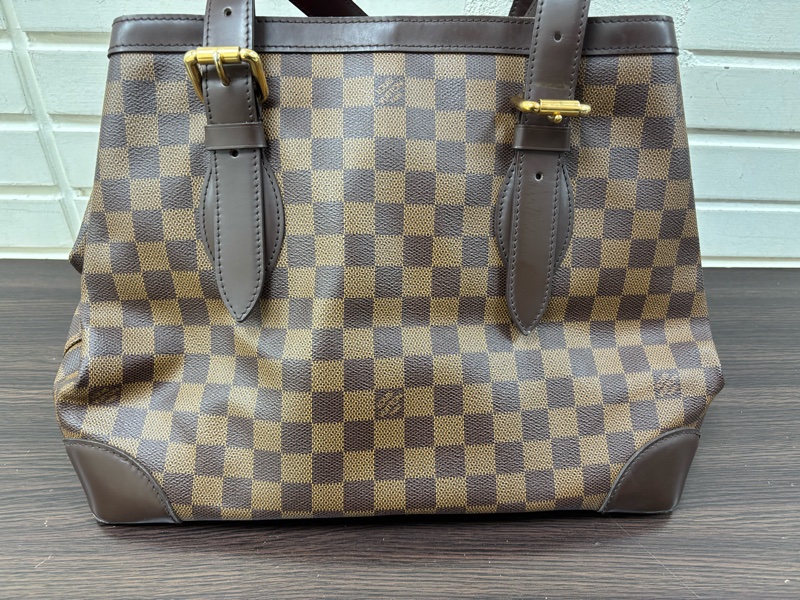 LV Hampstead MM 棋盤格帆布金牌肩背包-7