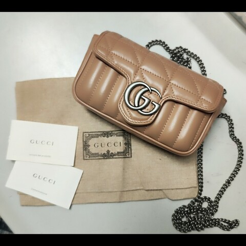 GUCCI GG Marmont小型絎縫肩揹包(玫瑰米色）