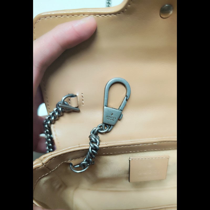 GUCCI GG Marmont小型絎縫肩揹包(玫瑰米色）-10