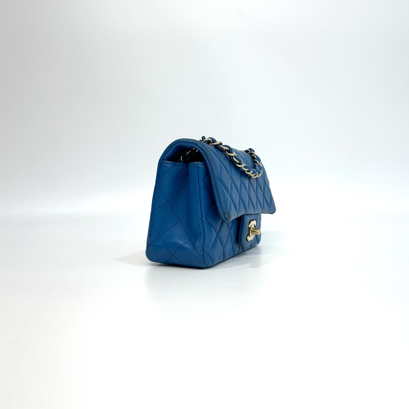 💙香奈兒coco20CHANEL藍色羊皮金釦CF20口蓋包A69900-3