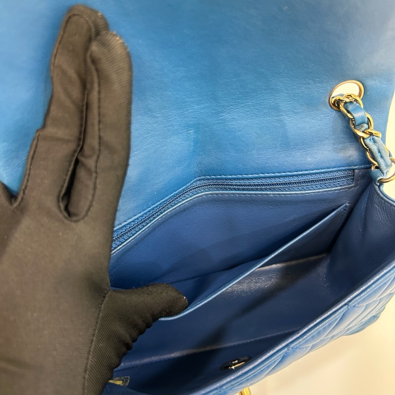 💙香奈兒coco20CHANEL藍色羊皮金釦CF20口蓋包A69900-8