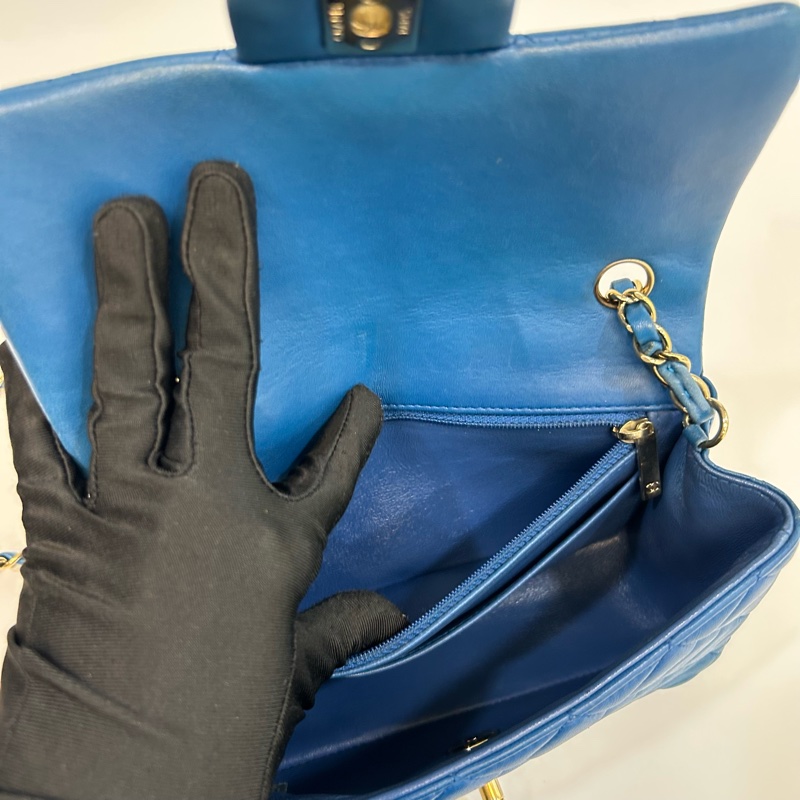 💙香奈兒coco20CHANEL藍色羊皮金釦CF20口蓋包A69900-9