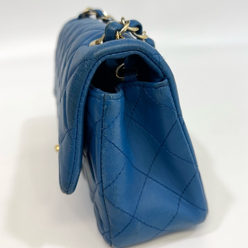 💙香奈兒coco20CHANEL藍色羊皮金釦CF20口蓋包A69900-11