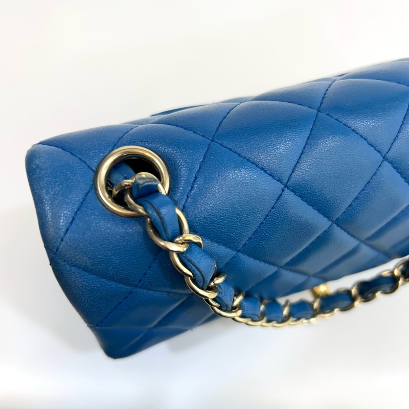 💙香奈兒coco20CHANEL藍色羊皮金釦CF20口蓋包A69900-21