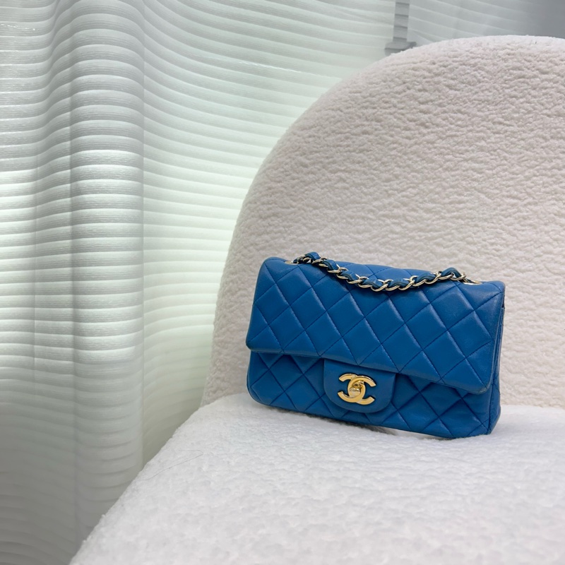 💙香奈兒coco20CHANEL藍色羊皮金釦CF20口蓋包A69900-10