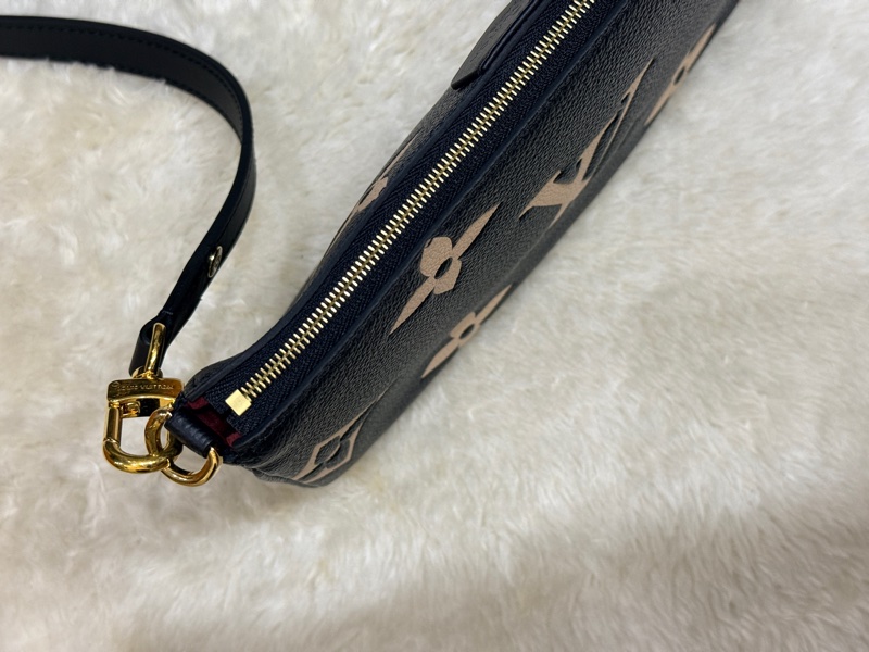 未使用品✨LV牛皮印花 雙色 黑白 斜背包 揹帶可調長度 可拆卸-31