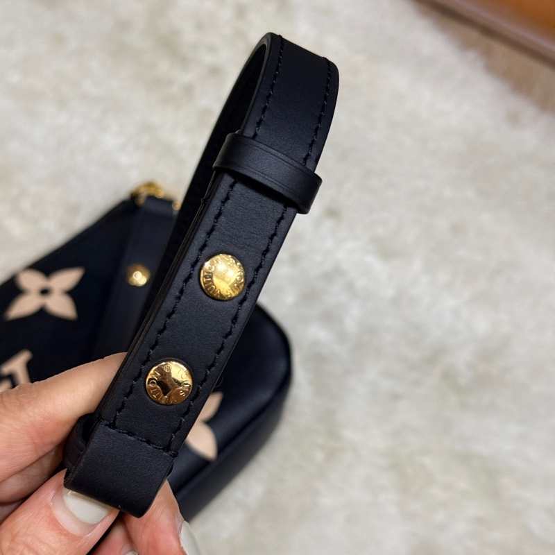 未使用品✨LV牛皮印花 雙色 黑白 斜背包 揹帶可調長度 可拆卸-33