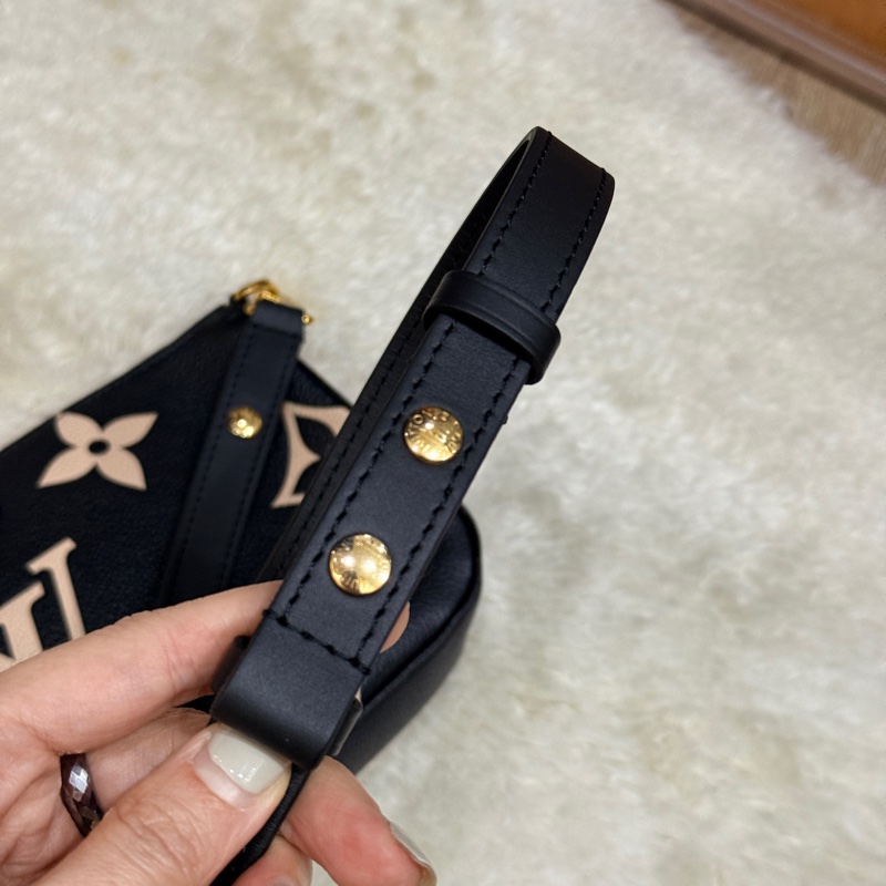 未使用品✨LV牛皮印花 雙色 黑白 斜背包 揹帶可調長度 可拆卸-34