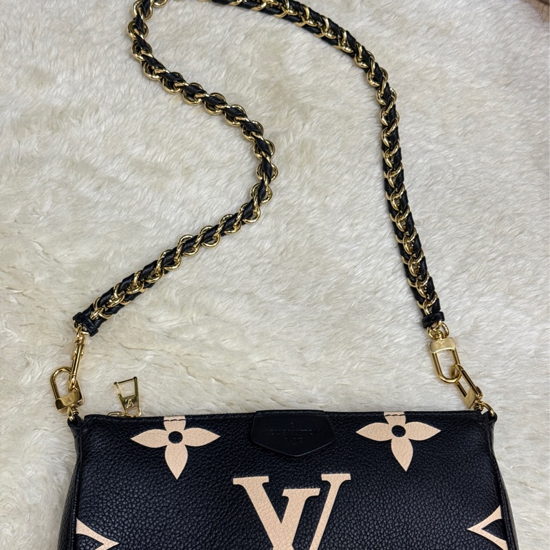 未使用品✨揹帶很美🖤LV 拼色印花 可放手機的牛皮麻將包 揹帶可拆卸-7