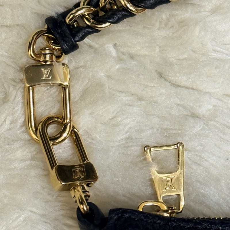 未使用品✨揹帶很美🖤LV 拼色印花 可放手機的牛皮麻將包 揹帶可拆卸-18