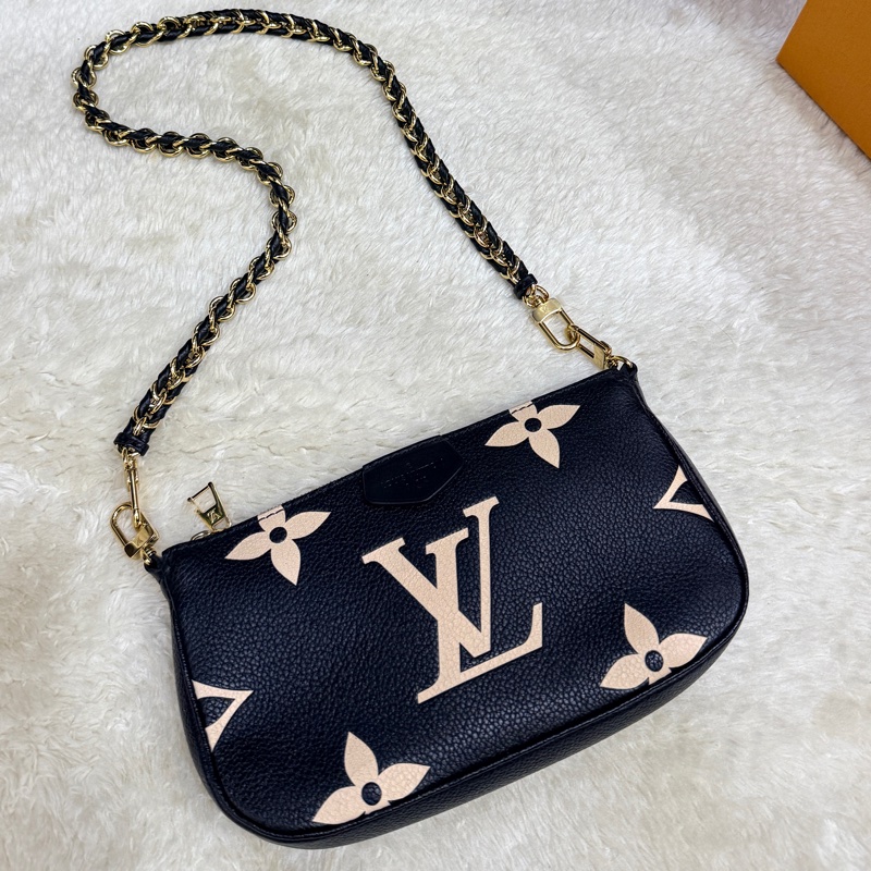 未使用品✨揹帶很美🖤LV 拼色印花 可放手機的牛皮麻將包 揹帶可拆卸-21