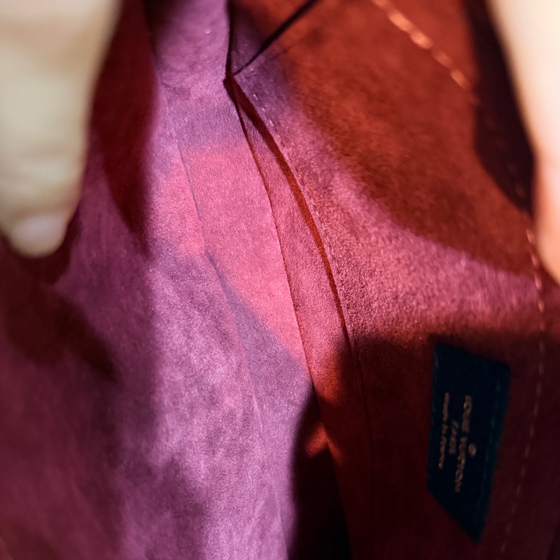 未使用品✨揹帶很美🖤LV 拼色印花 可放手機的牛皮麻將包 揹帶可拆卸-26