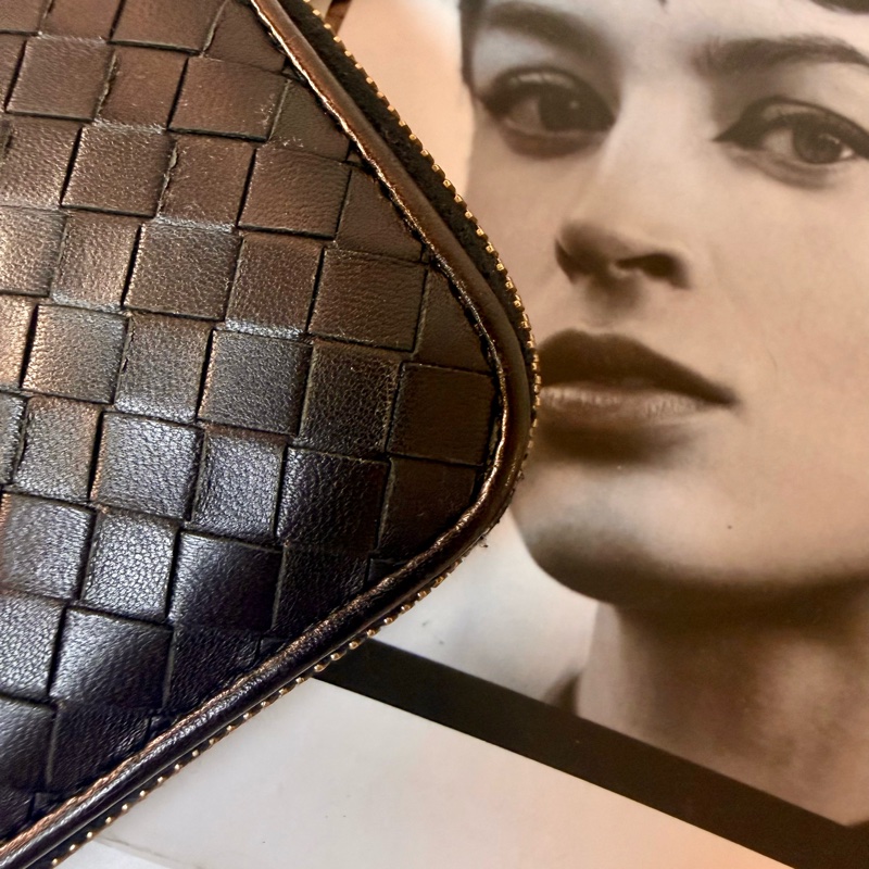 ✔️BOTTEGA VENETA BV 寶緹嘉經典編織拉鍊長夾 黑-6