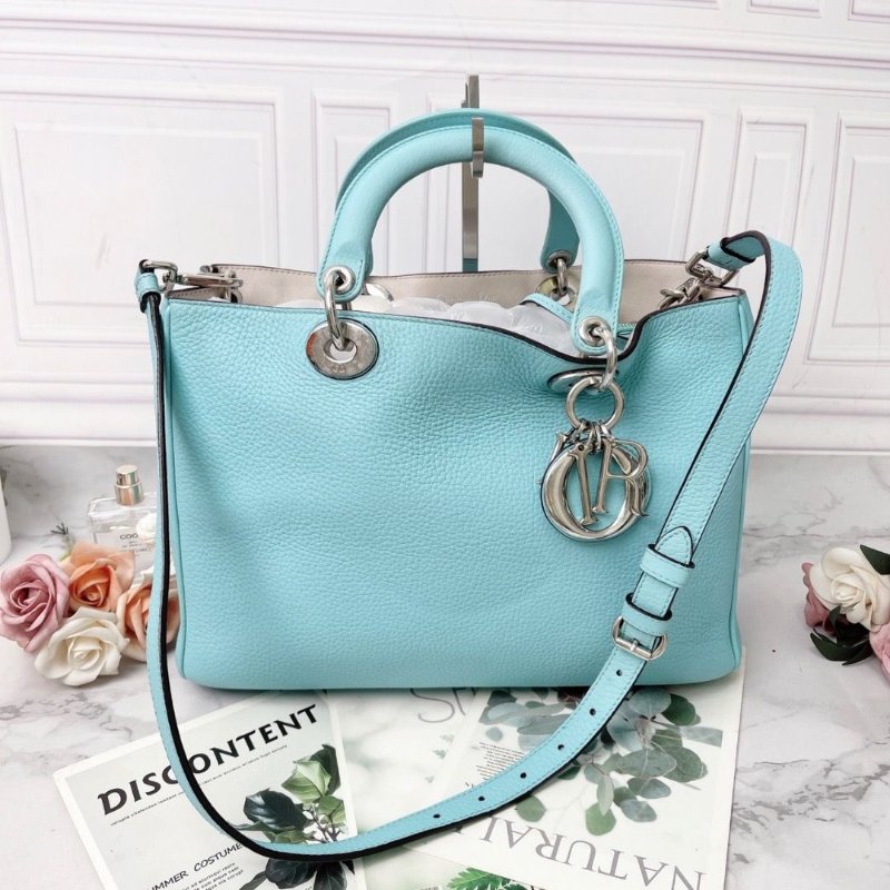 Dior 天藍色issimo肩背包32*12*22 98新配件塵袋-1