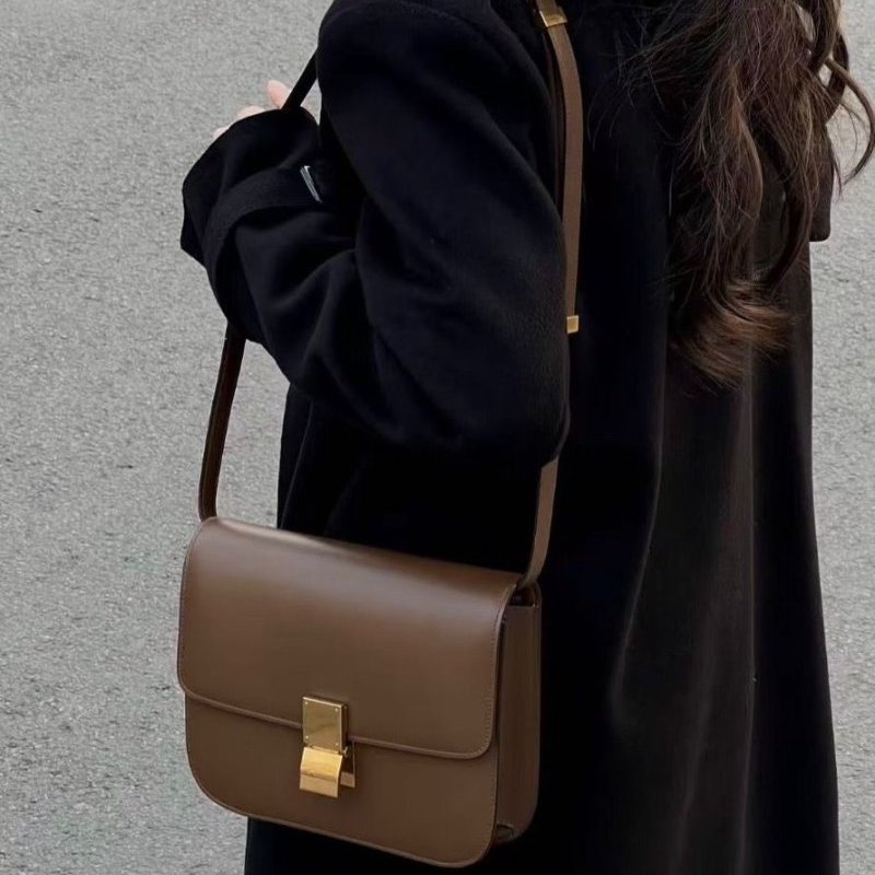 CELINE 棕色金扣中號BOX豆腐包24*19*7 98新配件塵袋-0