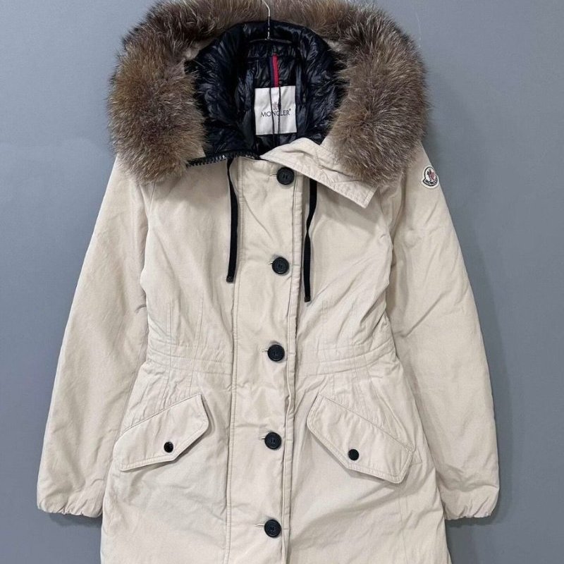 Moncler狐狸毛領收腰羽絨外套2碼 胸圍90 衣長85 98新配件塵袋-1