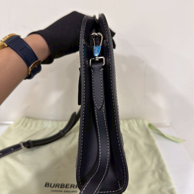 實用設計款❤️‍🔥 超低價😍Burberry黑色帆布拼皮刺繡Logo手提斜背包-7