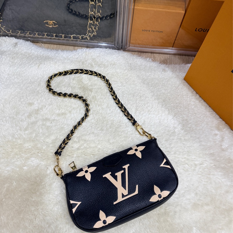 未使用品✨ 揹帶很美🖤LV 拼色印花 可放手機的牛皮麻將包 揹帶可拆卸-0