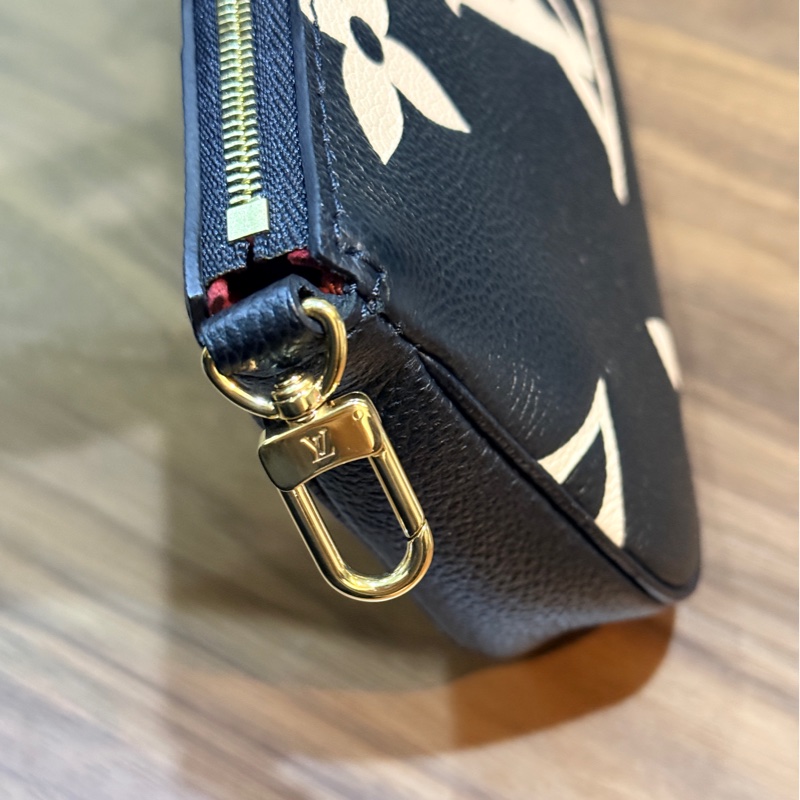 未使用品✨ 揹帶很美🖤LV 拼色印花 可放手機的牛皮麻將包 揹帶可拆卸-25