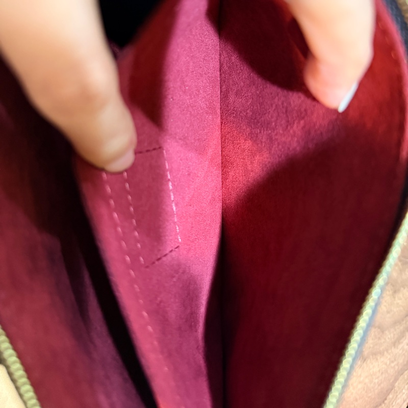 未使用品✨ 揹帶很美🖤LV 拼色印花 可放手機的牛皮麻將包 揹帶可拆卸-34