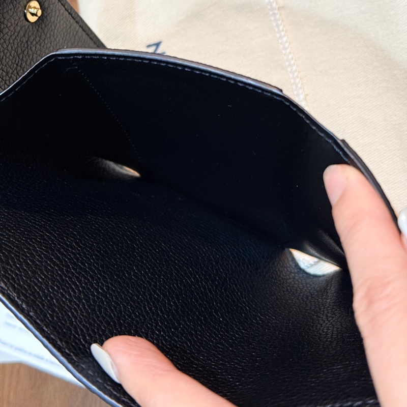 專櫃28000未使用品✨LV拼色黑白印花 牛皮短夾 可放鈔票 有拉鏈零-13