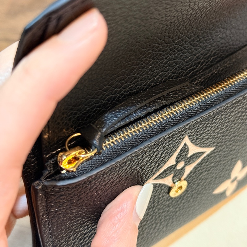 專櫃28000未使用品✨LV拼色黑白印花 牛皮短夾 可放鈔票 有拉鏈零-15